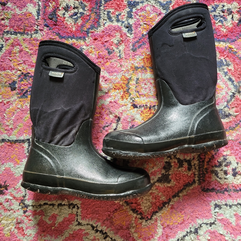 Boys Black Bogs Waterproof Boots Size 4 US